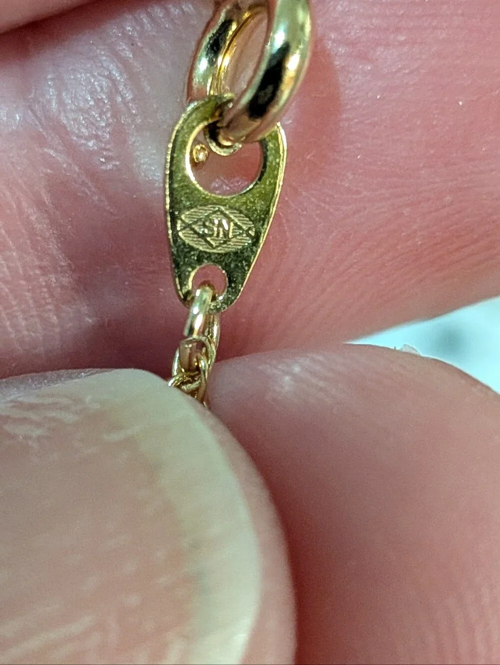 Gold-plated Floral Cubic Zirconia Necklace - Picture 5 of 5